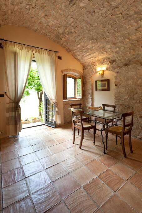 All Stone Horse Stable Converted To Elegant Apartment - Baltimora Spoleto Exterior foto